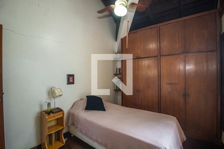 Casa à venda com 300m², 4 quartos e 2 vagasQuarto