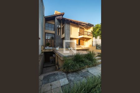 Casa à venda com 300m², 4 quartos e 2 vagasFachada