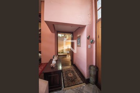 Casa à venda com 300m², 4 quartos e 2 vagasCorredor