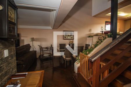 Casa à venda com 300m², 4 quartos e 2 vagasCorredor