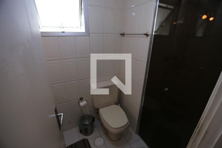 Banheiro de apartamento à venda com 3 quartos, 70m² em Vila Suzana, São Paulo