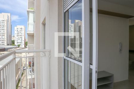 Apartamento para alugar com 38m², 2 quartos e sem vaga Apartamento para alugar com 38m², 2 quartos e sem vagaVaranda