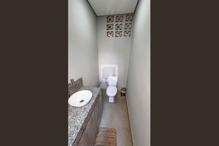 Casa à venda com 225m², 5 quartos e 3 vagasBanheiro