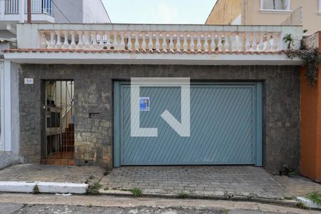 Casa à venda com 280m², 2 quartos e 2 vagas Casa à venda com 280m², 2 quartos e 2 vagasFachada