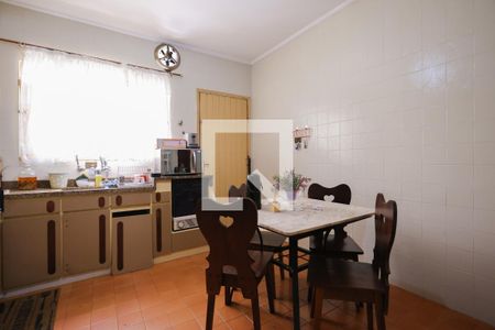 Casa à venda com 280m², 2 quartos e 2 vagas Casa à venda com 280m², 2 quartos e 2 vagasCozinha