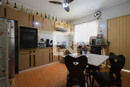 Casa à venda com 280m², 2 quartos e 2 vagas Casa à venda com 280m², 2 quartos e 2 vagasCozinha