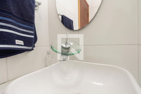 Casa de condomínio à venda com 100m², 3 quartos e 1 vaga Casa de condomínio à venda com 100m², 3 quartos e 1 vagaBanheiro Social