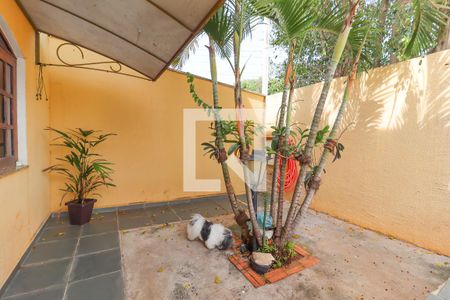 Casa à venda com 152m², 3 quartos e 5 vagas Casa à venda com 152m², 3 quartos e 5 vagasÁrea externa