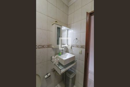 Casa à venda com 152m², 3 quartos e 5 vagas Casa à venda com 152m², 3 quartos e 5 vagasBanheiro 2