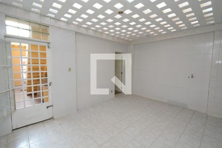 Casa para alugar com 130m², 2 quartos e 2 vagasQuintal