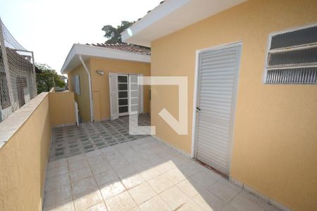 Casa para alugar com 130m², 2 quartos e 2 vagasTerraço