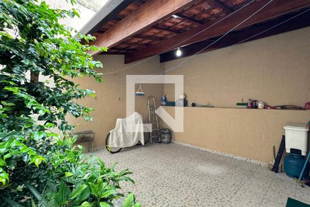 Casa à venda com 150m², 3 quartos e 2 vagasQuintal
