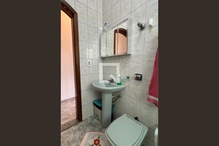 Casa à venda com 150m², 3 quartos e 2 vagasBanheiro Corredor