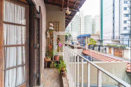 Casa à venda com 231m², 3 quartos e 3 vagas Casa à venda com 231m², 3 quartos e 3 vagasVaranda da Sala de TV