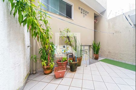 Casa à venda com 231m², 3 quartos e 3 vagas Casa à venda com 231m², 3 quartos e 3 vagasQuintal Fundos