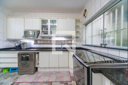 Casa à venda com 231m², 3 quartos e 3 vagas Casa à venda com 231m², 3 quartos e 3 vagasCozinha