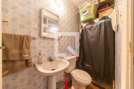 Casa à venda com 231m², 3 quartos e 3 vagas Casa à venda com 231m², 3 quartos e 3 vagasBanheiro do Salão