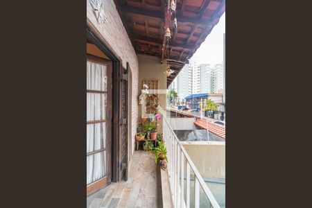 Casa à venda com 231m², 3 quartos e 3 vagas Casa à venda com 231m², 3 quartos e 3 vagasVaranda da Sala de TV