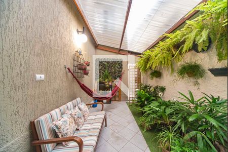 Casa à venda com 231m², 3 quartos e 3 vagas Casa à venda com 231m², 3 quartos e 3 vagasJardim de Inverno