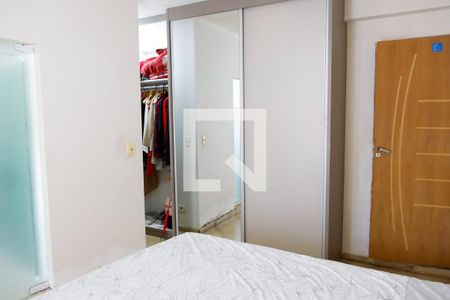 Casa à venda com 210m², 4 quartos e 2 vagasQuarto 3 - Suíte