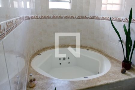 Casa à venda com 210m², 4 quartos e 2 vagasBanheiro da Suíte