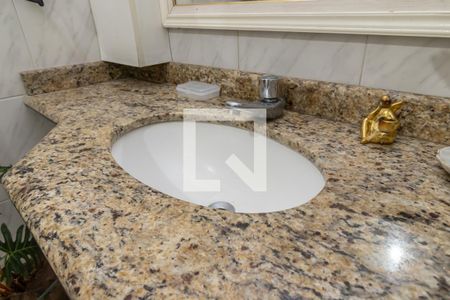 Casa à venda com 200m², 4 quartos e 4 vagasBanheiro 2