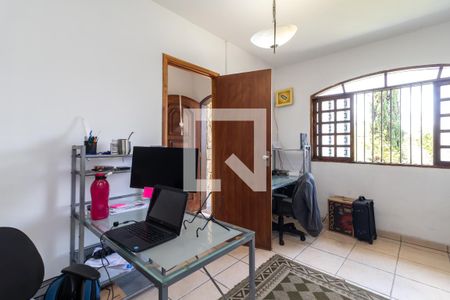 Casa à venda com 200m², 4 quartos e 4 vagasQuarto 4 / Escritório