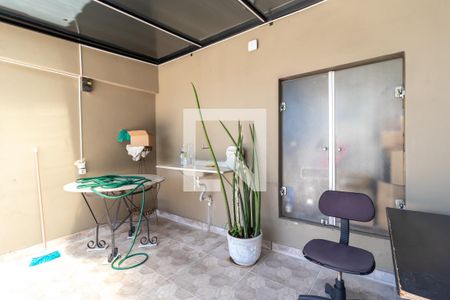 Casa à venda com 200m², 4 quartos e 4 vagasVaranda