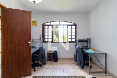 Casa à venda com 200m², 4 quartos e 4 vagasQuarto 4 / Escritório
