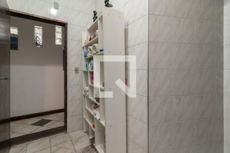 Casa à venda com 200m², 4 quartos e 4 vagasBanheiro 2