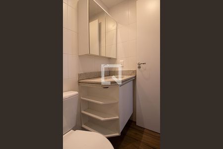 Apartamento para alugar com 40m², 2 quartos e 1 vaga Apartamento para alugar com 40m², 2 quartos e 1 vagaBanheiro social