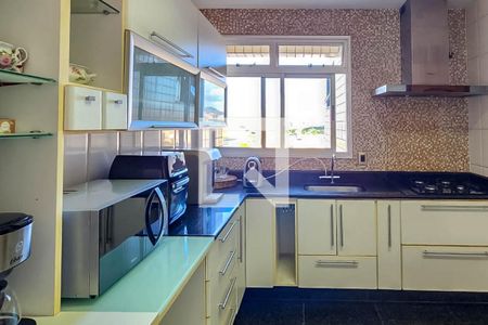 Apartamento à venda com 125m², 4 quartos e 3 vagasCozinha 