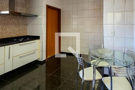 Apartamento à venda com 125m², 4 quartos e 3 vagasCozinha 