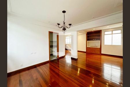 Apartamento à venda com 3 quartos, 120m² em Mangabeiras, Belo Horizonte