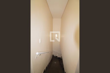 Casa à venda com 200m², 2 quartos e 4 vagasEscadas