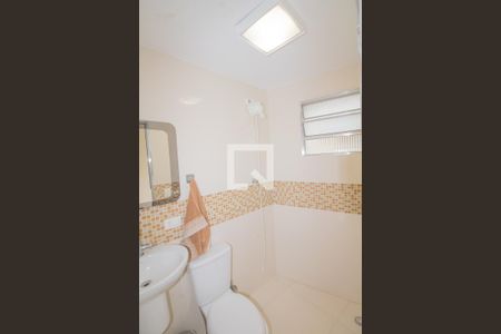 Casa à venda com 200m², 2 quartos e 4 vagasBanheiro de serviço