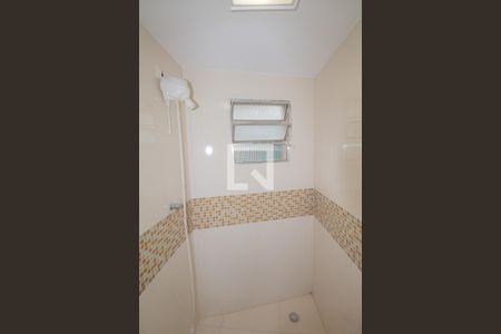 Casa à venda com 200m², 2 quartos e 4 vagasBanheiro de serviço