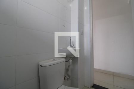 Banheiro de kitnet/studio para alugar com 1 quarto, 31m² em Jardim Alfredo, São Paulo