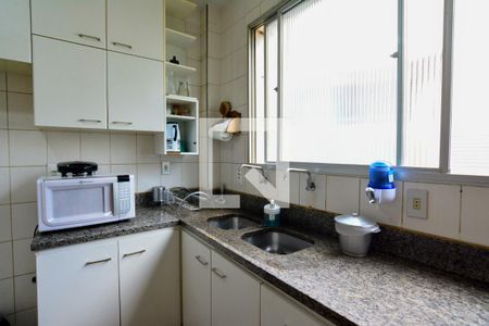 Apartamento para alugar com 140m², 5 quartos e 2 vagas Apartamento para alugar com 140m², 5 quartos e 2 vagasCozinha