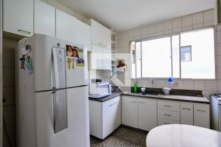 Apartamento para alugar com 140m², 5 quartos e 2 vagas Apartamento para alugar com 140m², 5 quartos e 2 vagasCozinha