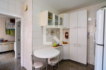 Apartamento para alugar com 140m², 5 quartos e 2 vagas Apartamento para alugar com 140m², 5 quartos e 2 vagasCozinha