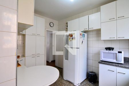 Apartamento para alugar com 140m², 5 quartos e 2 vagas Apartamento para alugar com 140m², 5 quartos e 2 vagasCozinha