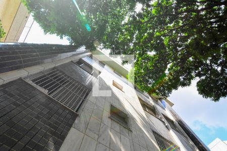 Apartamento para alugar com 140m², 5 quartos e 2 vagas Apartamento para alugar com 140m², 5 quartos e 2 vagasFachada