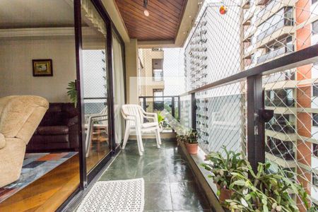 Apartamento à venda com 164m², 3 quartos e 2 vagasVaranda