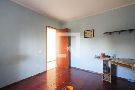Quarto 2 de casa à venda com 3 quartos, 250m² em São Geraldo, Porto Alegre