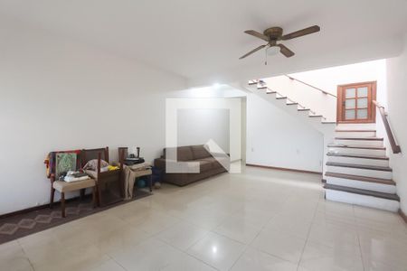 Sala de casa à venda com 3 quartos, 250m² em São Geraldo, Porto Alegre