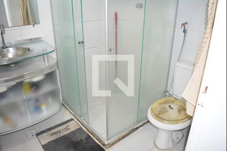 Banheiro social de apartamento para alugar com 3 quartos, 90m² em Costa Azul, Salvador