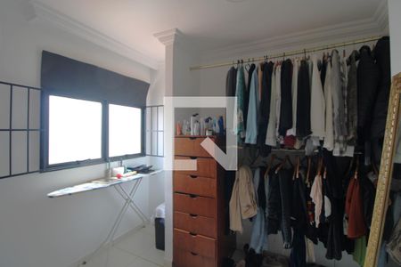 Apartamento à venda com 140m², 3 quartos e 2 vagasCloset da suíte