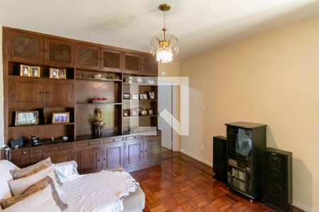 Sala de casa à venda com 3 quartos, 200m² em Carlos Prates, Belo Horizonte
