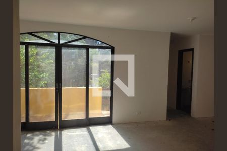 Sala de casa à venda com 4 quartos, 322m² em Jardim das Vertentes, São Paulo